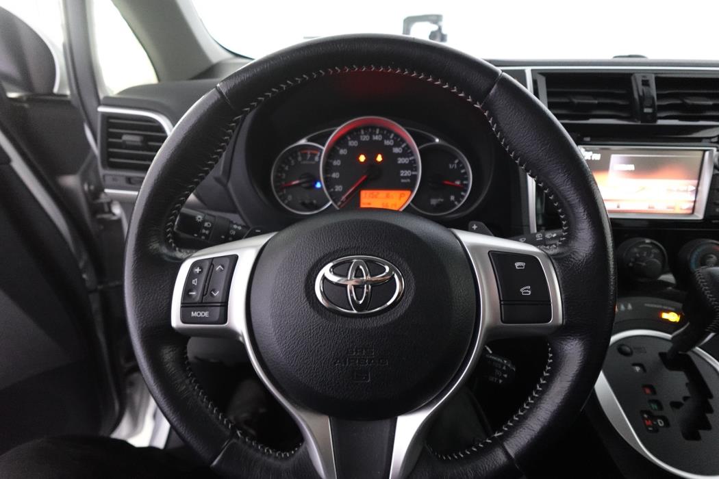 TOYOTA Verso-S 2015