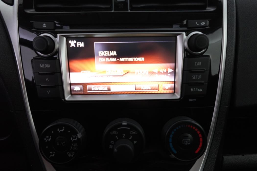 TOYOTA Verso-S 2015