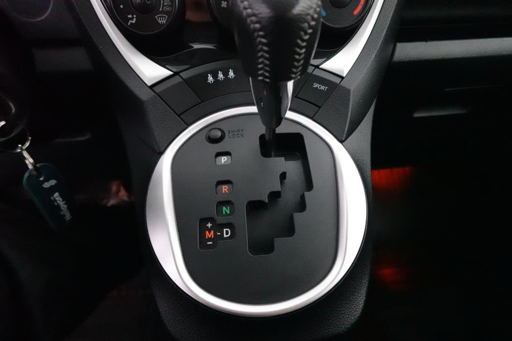 TOYOTA Verso-S 2015