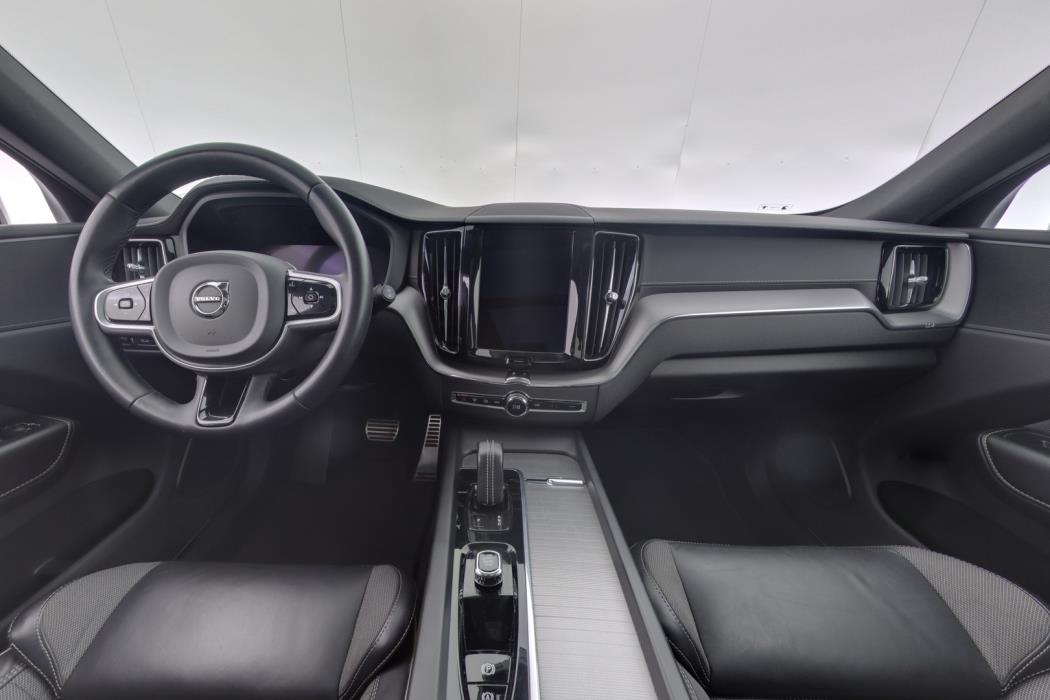 VOLVO XC60 2022