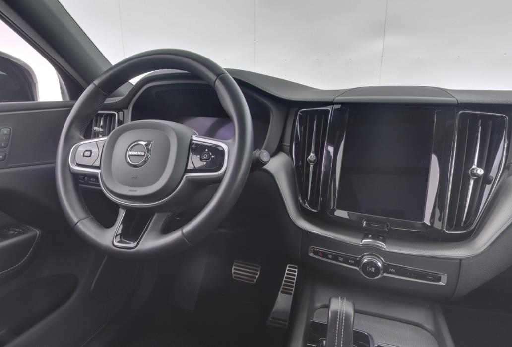 VOLVO XC60 2022