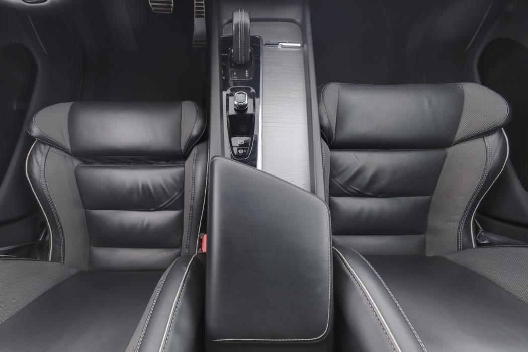 VOLVO XC60 2022