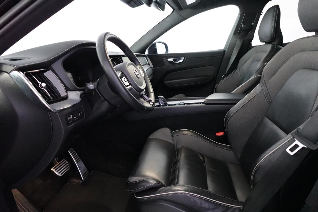 VOLVO XC60 2022