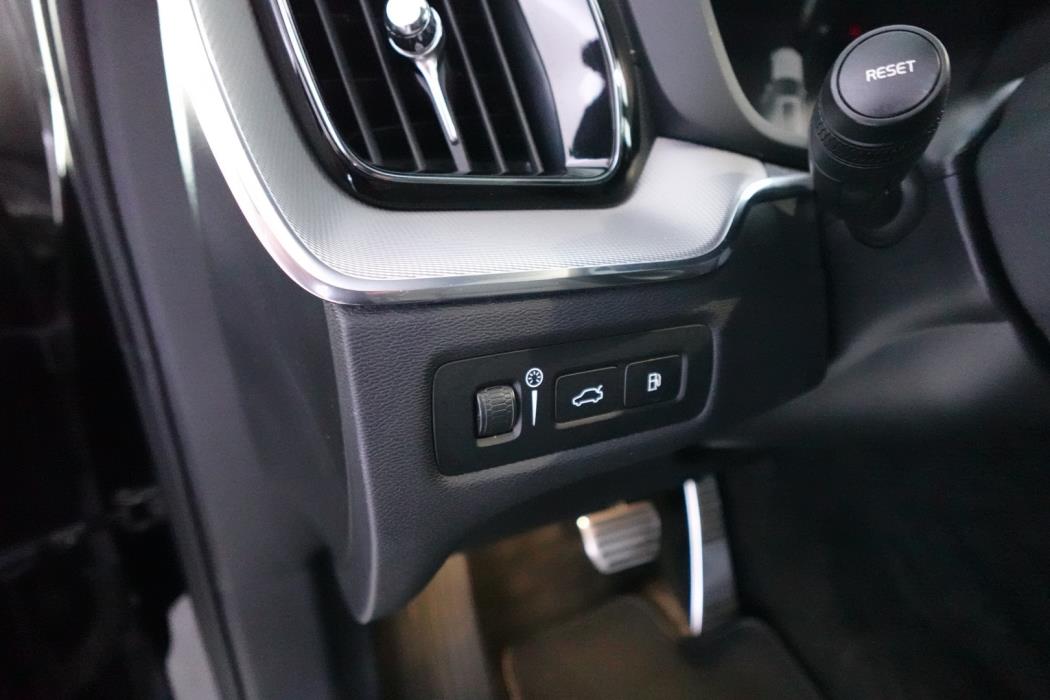 VOLVO XC60 2022