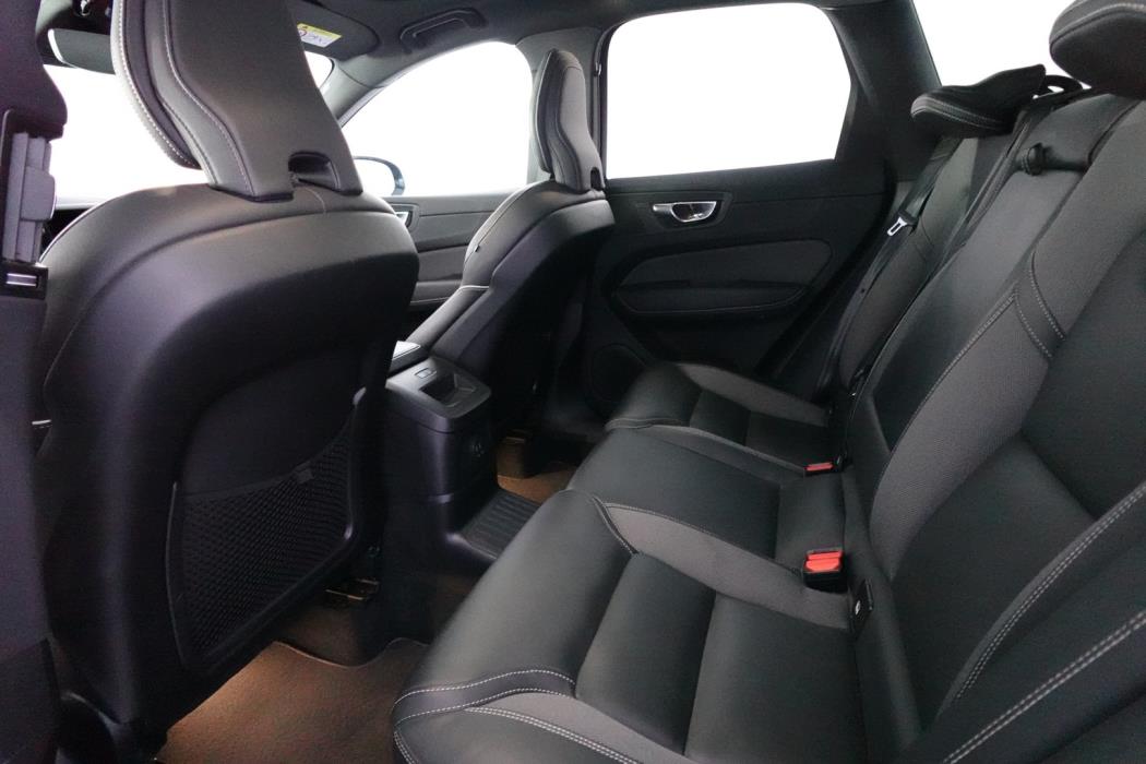 VOLVO XC60 2022