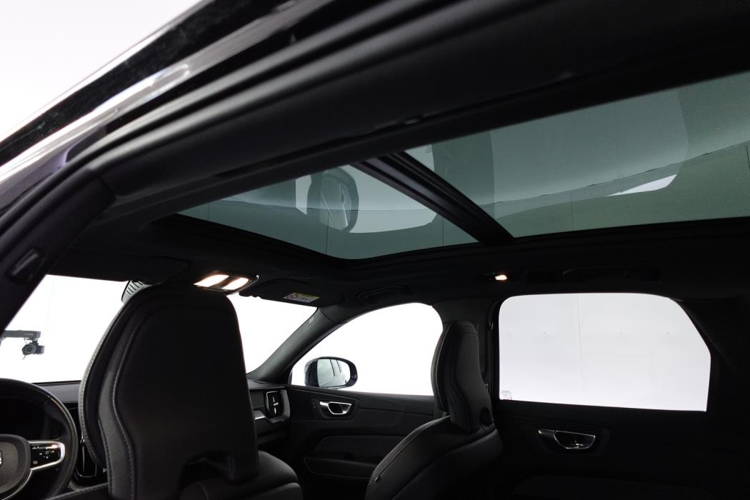 VOLVO XC60 2022