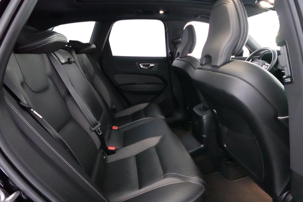 VOLVO XC60 2022