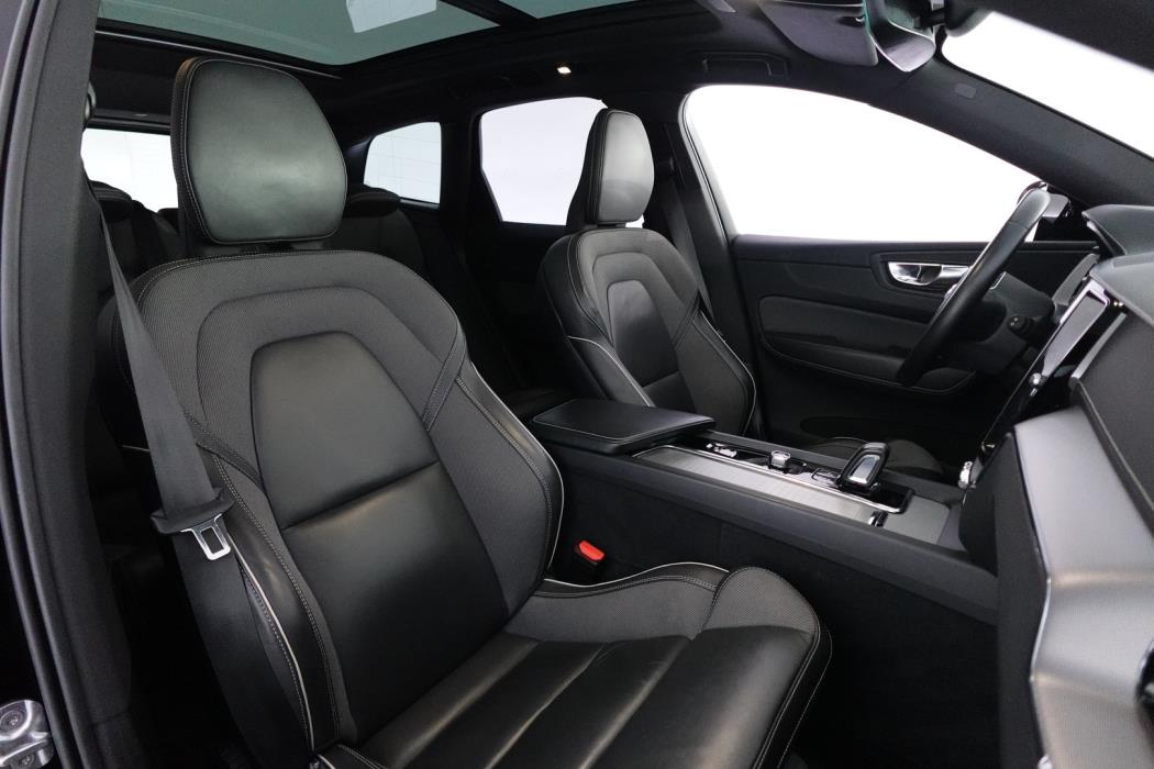 VOLVO XC60 2022