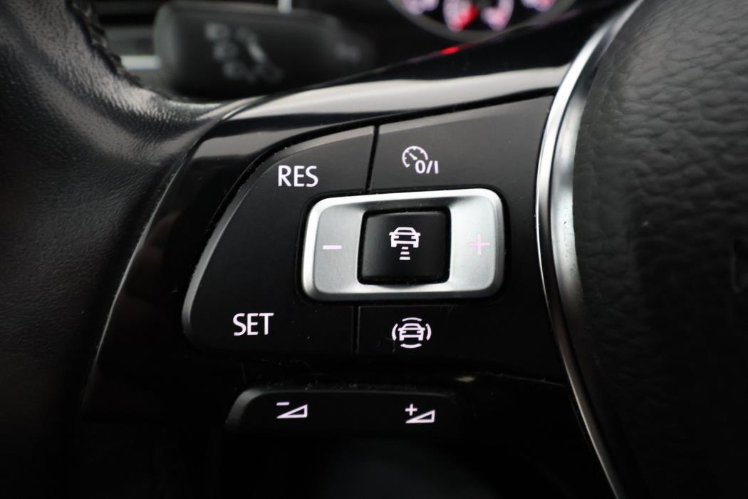 VOLKSWAGEN Golf Sportsvan 2019