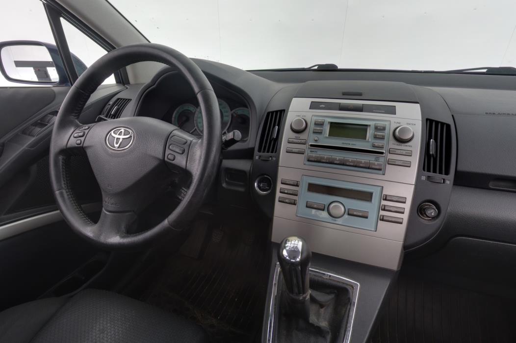 TOYOTA Corolla Verso 2007