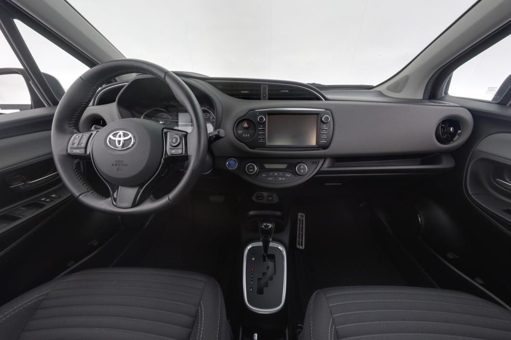 TOYOTA Yaris 2017