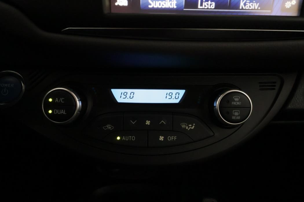 TOYOTA Yaris 2017