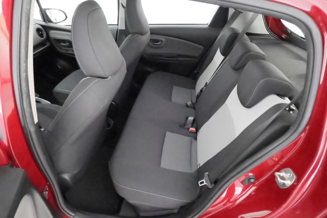 TOYOTA Yaris 2017