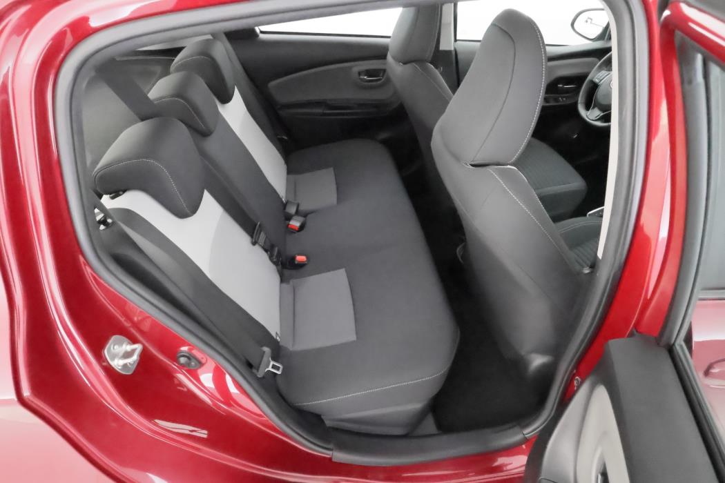 TOYOTA Yaris 2017