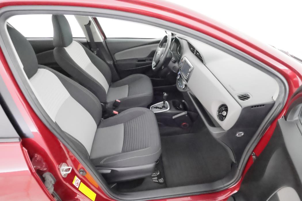 TOYOTA Yaris 2017