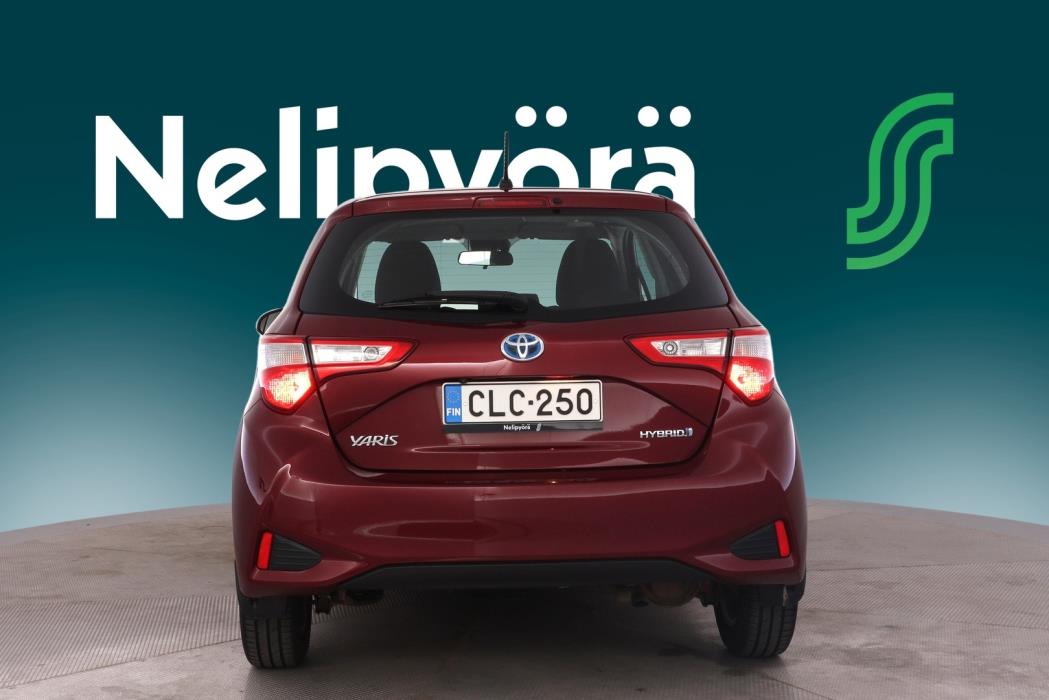 TOYOTA Yaris 2017