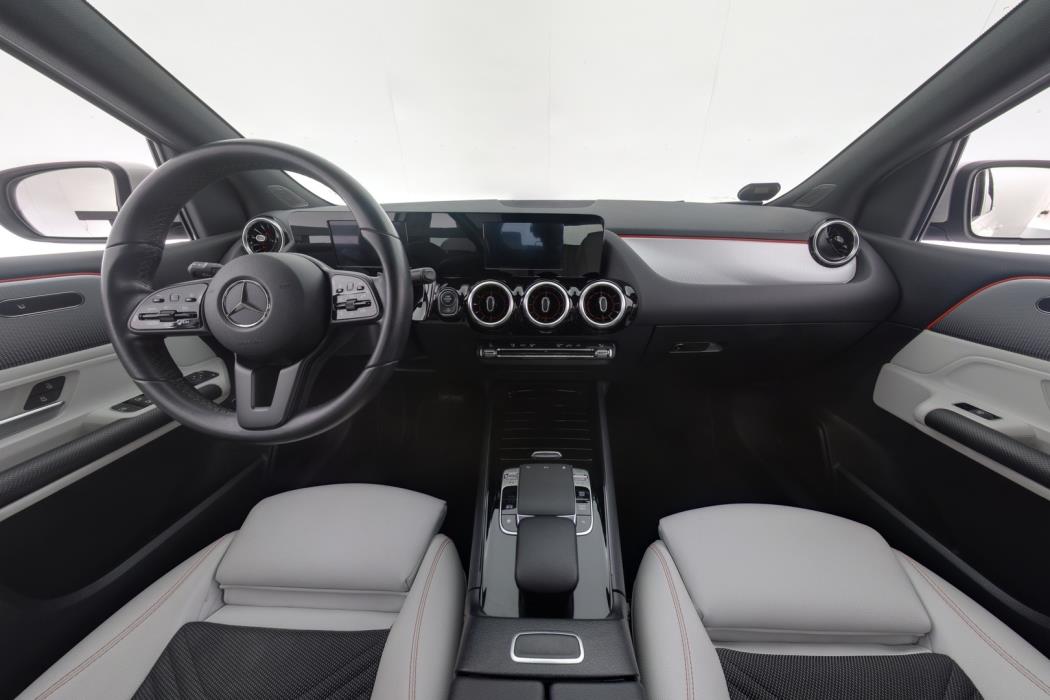 MERCEDES-BENZ B 2019