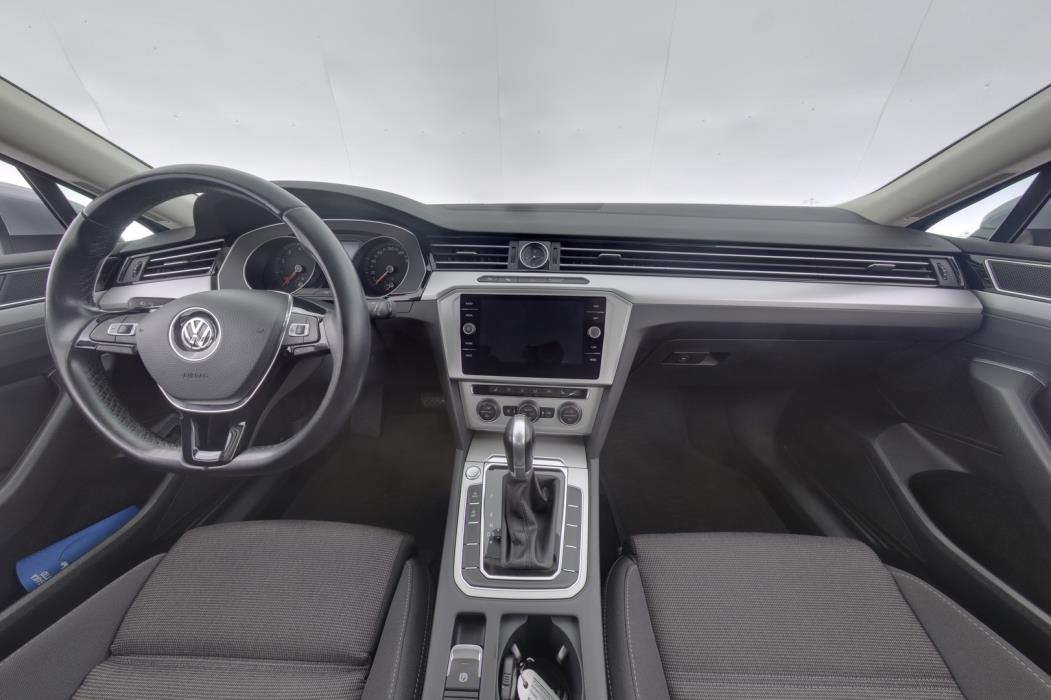 VOLKSWAGEN Passat 2019