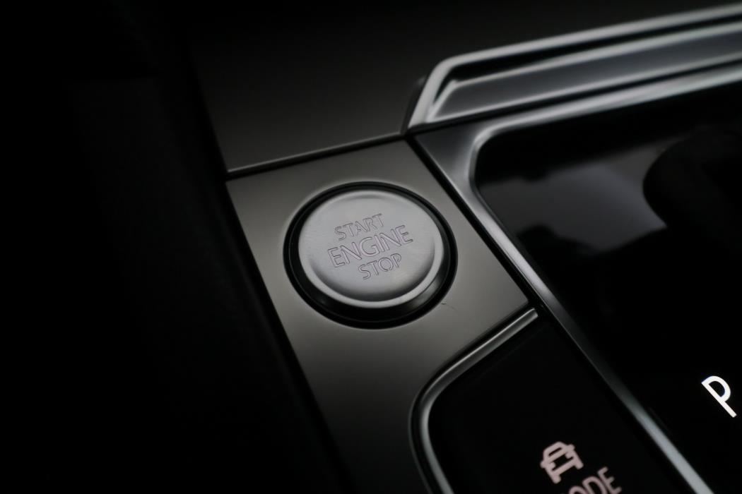 VOLKSWAGEN Passat 2019