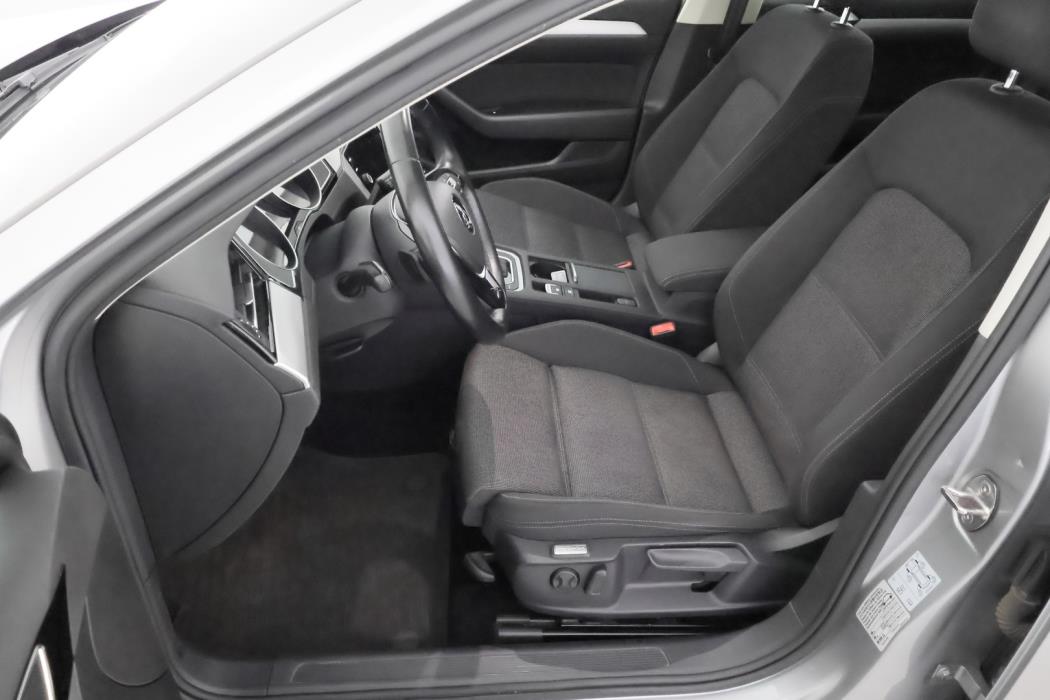 VOLKSWAGEN Passat 2019