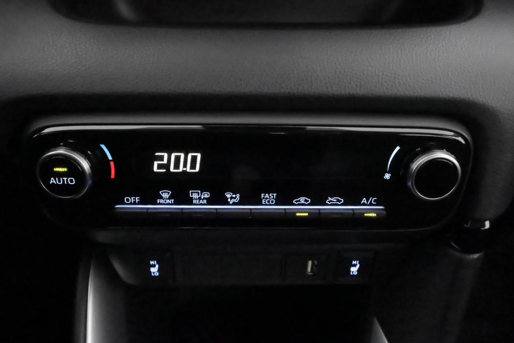 TOYOTA Yaris 2021