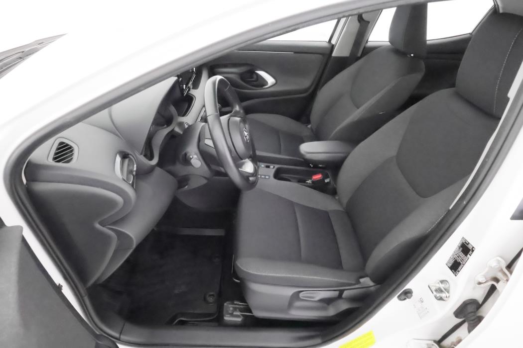 TOYOTA Yaris 2021