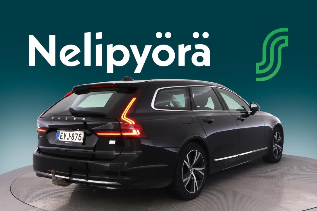 VOLVO V90 2021