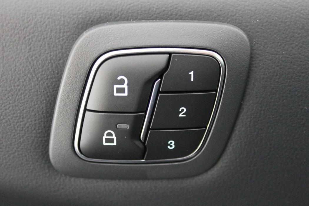 FORD Mustang Mach-E 2025