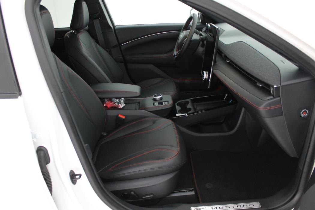 FORD Mustang Mach-E 2025