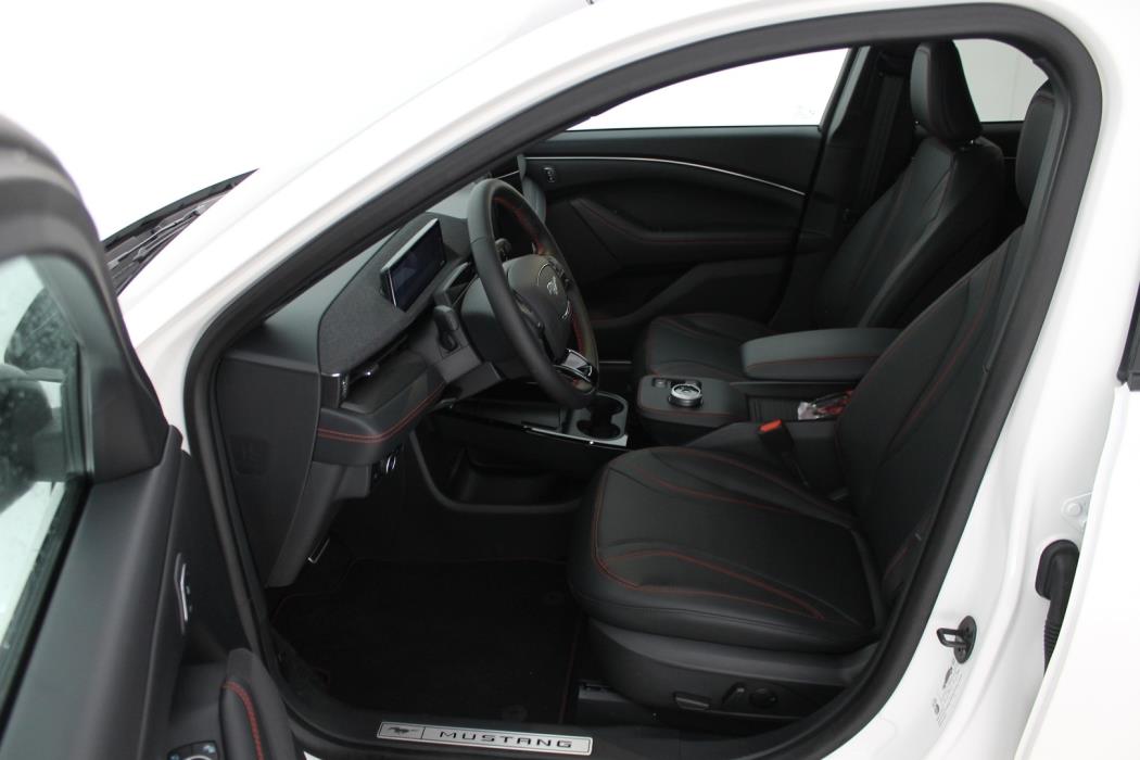 FORD Mustang Mach-E 2025