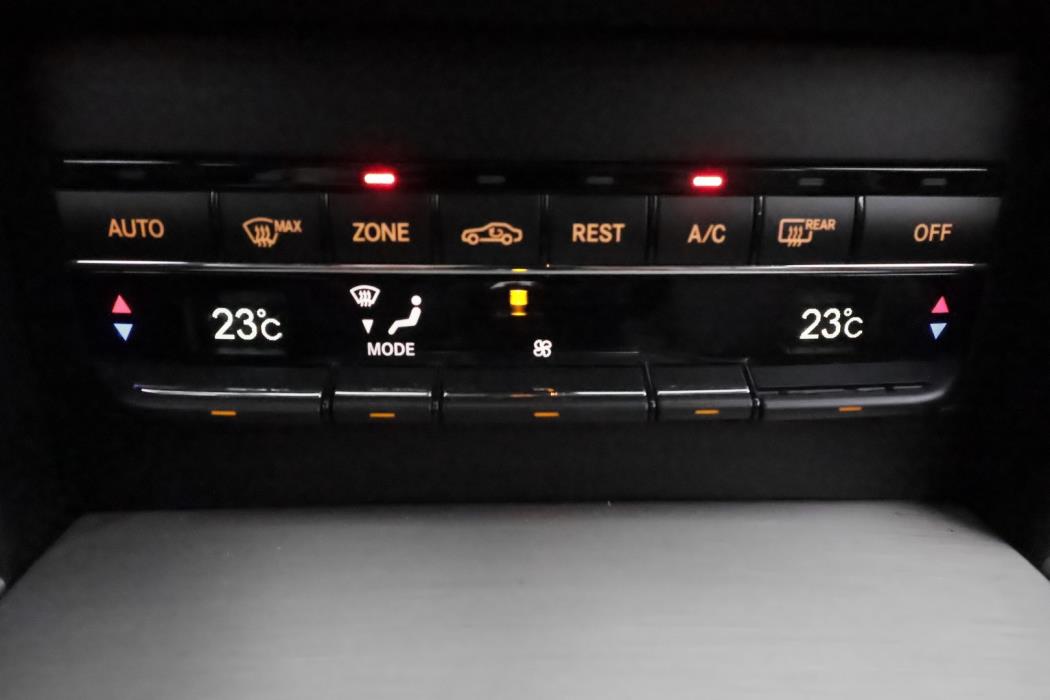 MERCEDES-BENZ E 2012