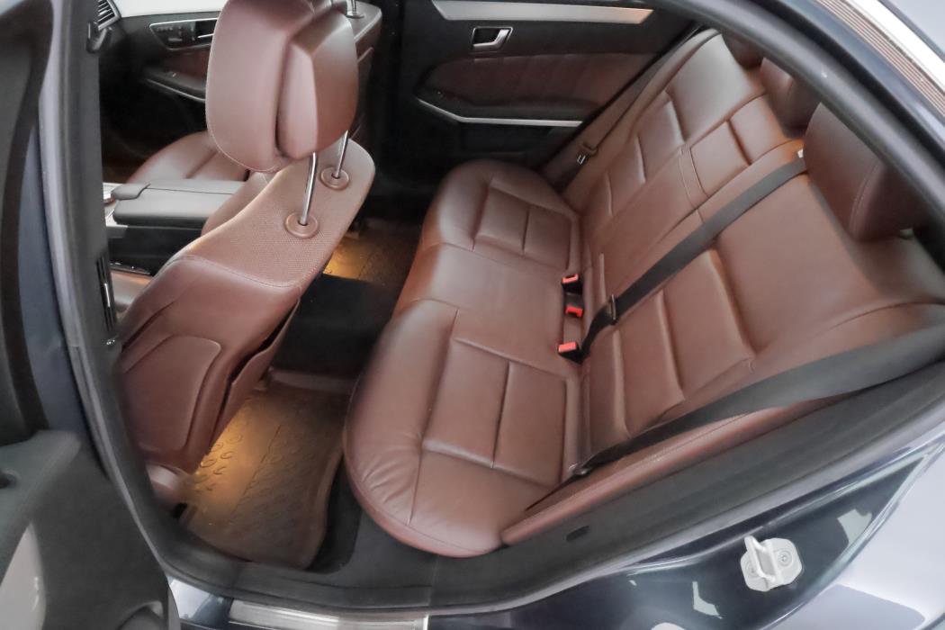 MERCEDES-BENZ E 2012