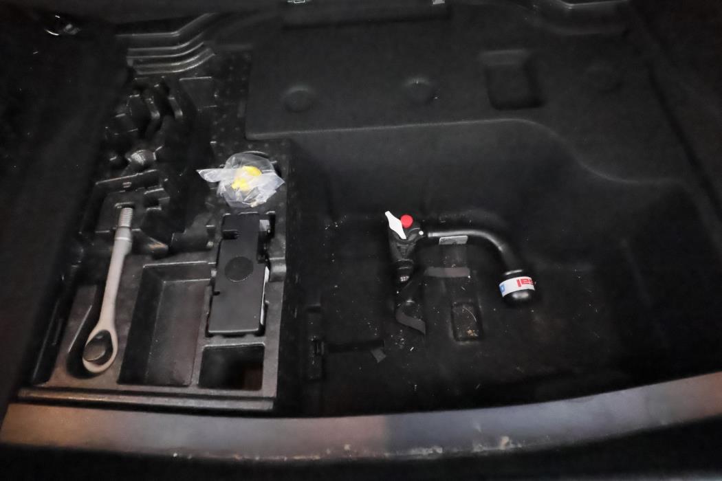 MERCEDES-BENZ E 2012