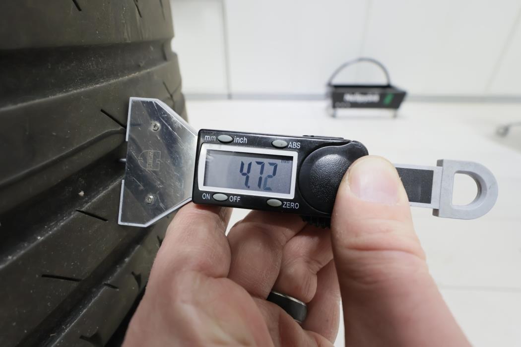 MERCEDES-BENZ E 2012