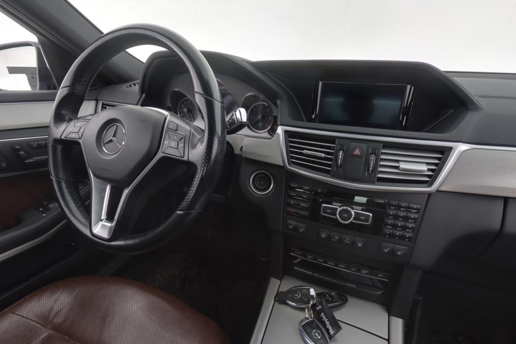 MERCEDES-BENZ E 2012