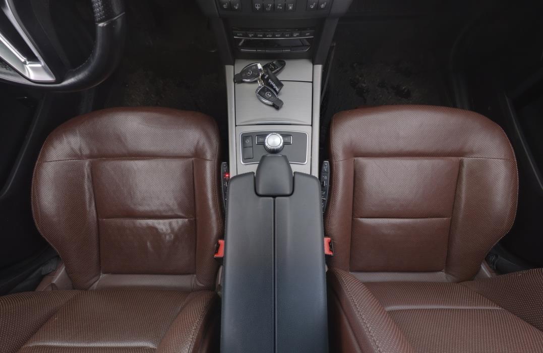 MERCEDES-BENZ E 2012