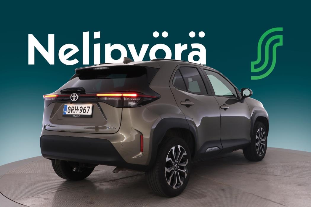 TOYOTA Yaris Cross 2025