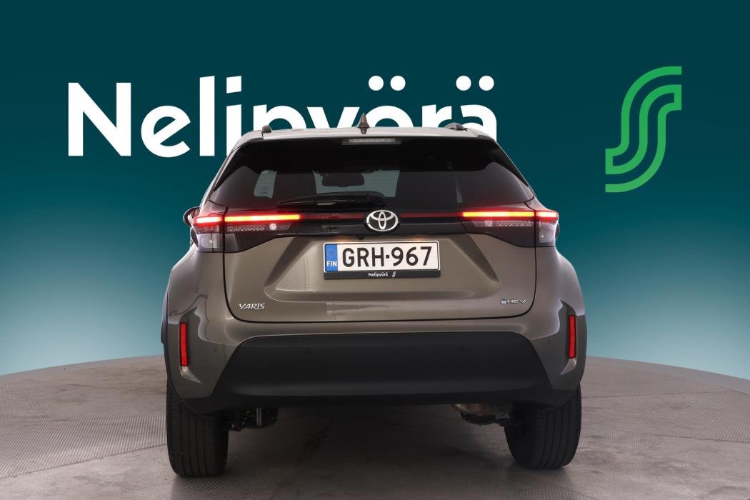TOYOTA Yaris Cross 2025