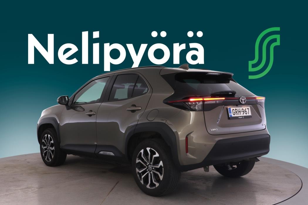 TOYOTA Yaris Cross 2025