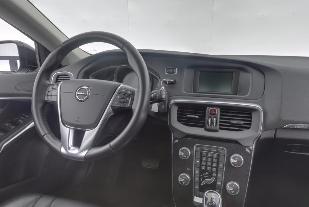 VOLVO V40 Cross Country 2018