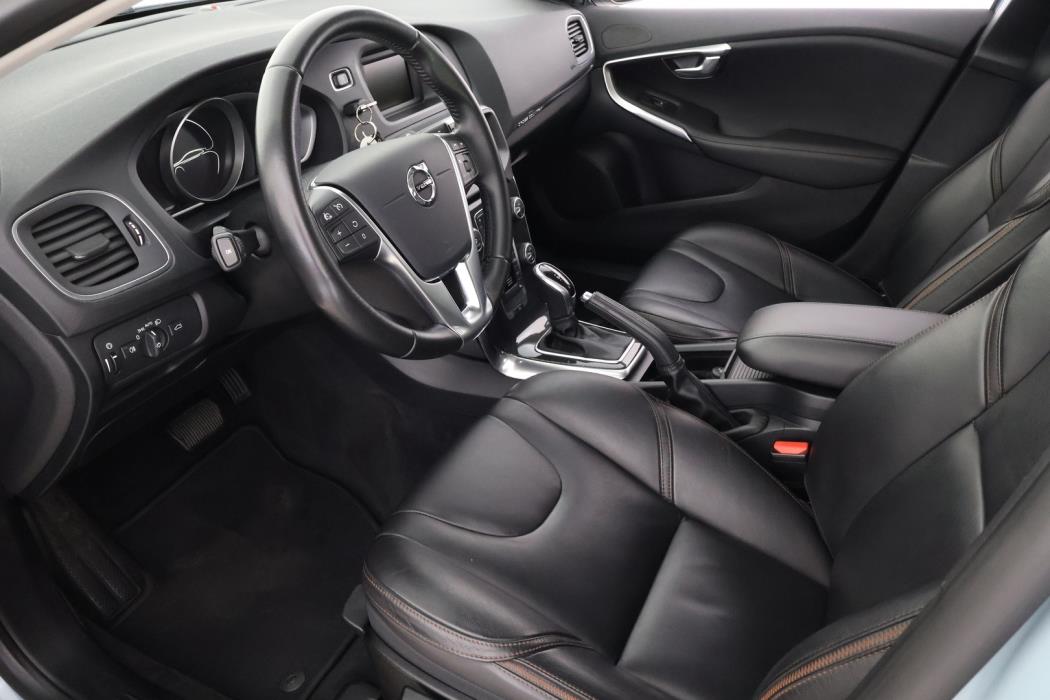VOLVO V40 Cross Country 2018
