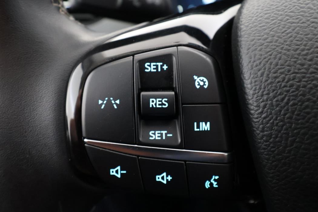 FORD KUGA 2025