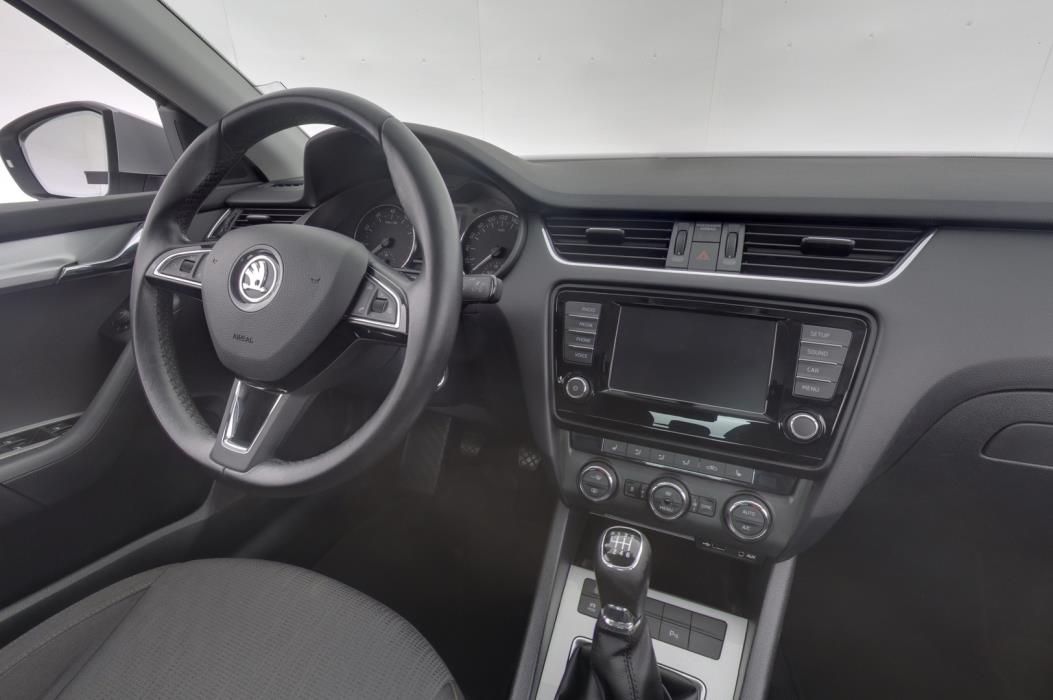 SKODA OCTAVIA 2016