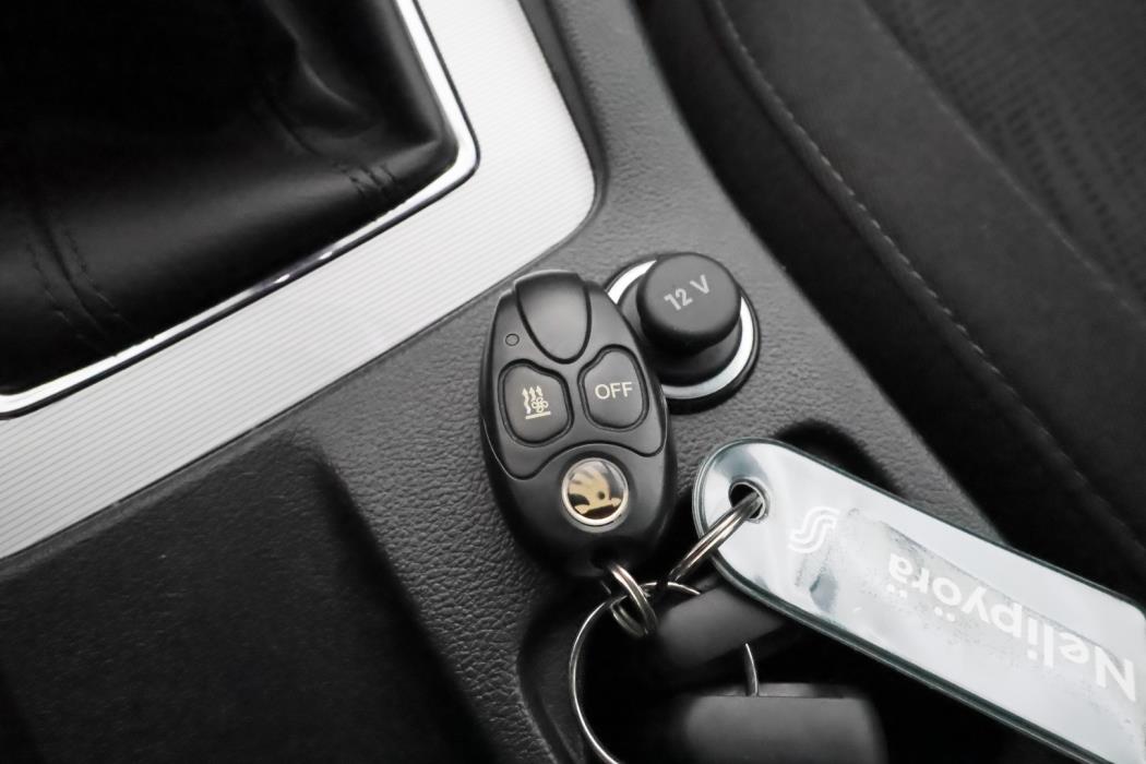SKODA OCTAVIA 2016