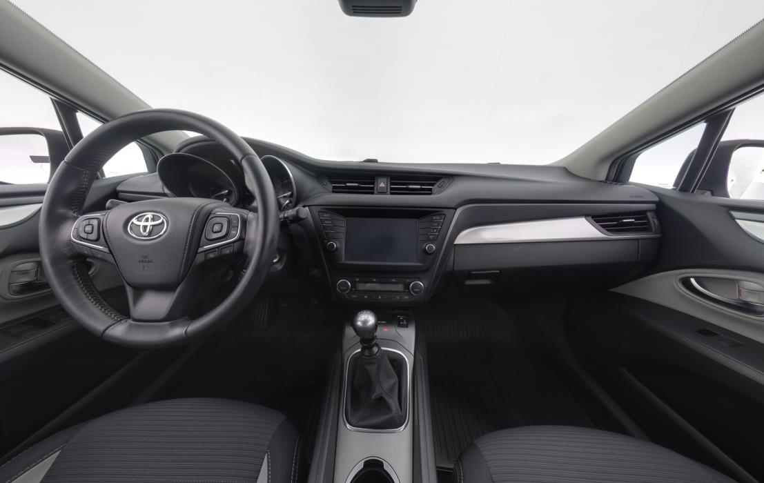 TOYOTA Avensis 2017