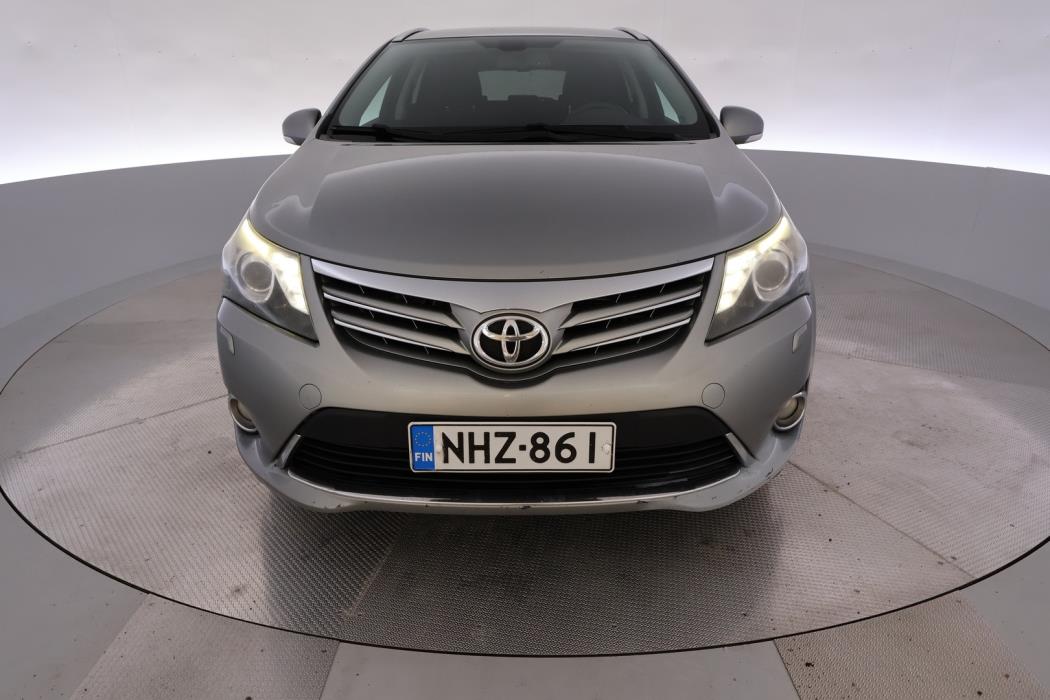 TOYOTA Avensis 2012