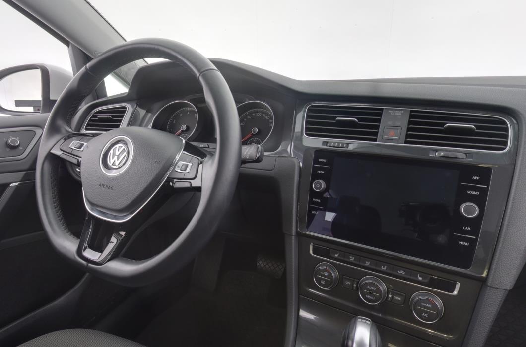 VOLKSWAGEN Golf 2017