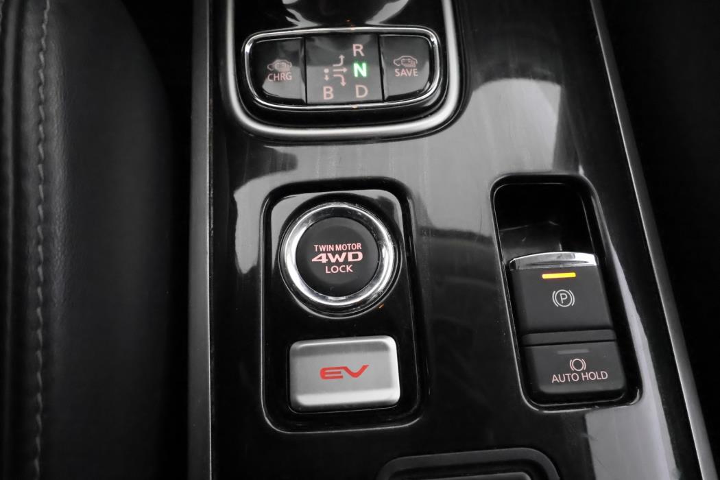 MITSUBISHI Outlander PHEV 2018