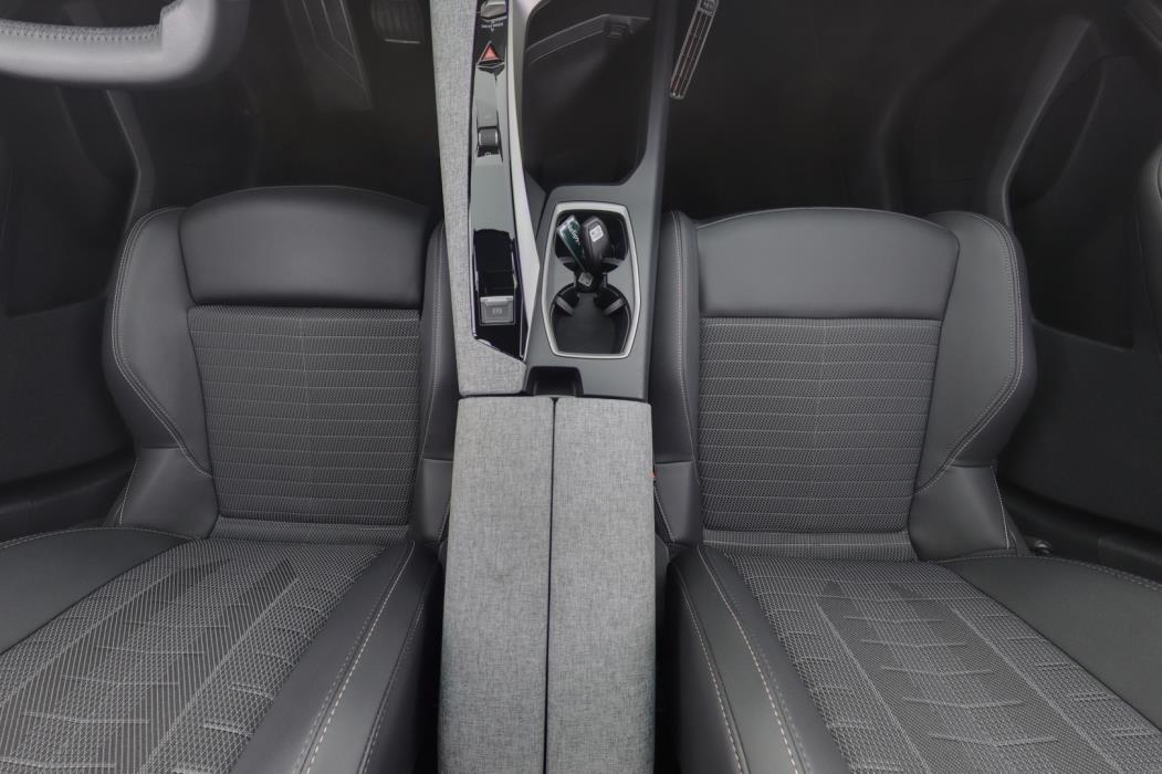 PEUGEOT 5008 2024