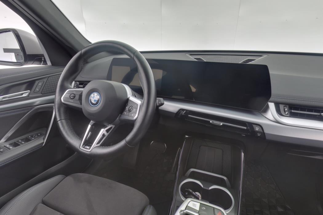 BMW iX1 2023
